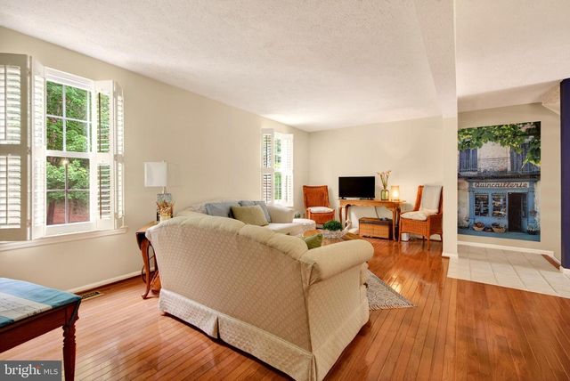 77 DORCHESTER CIR, Marlton, NJ 08053