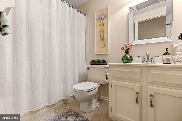 77 DORCHESTER CIR, Marlton, NJ 08053