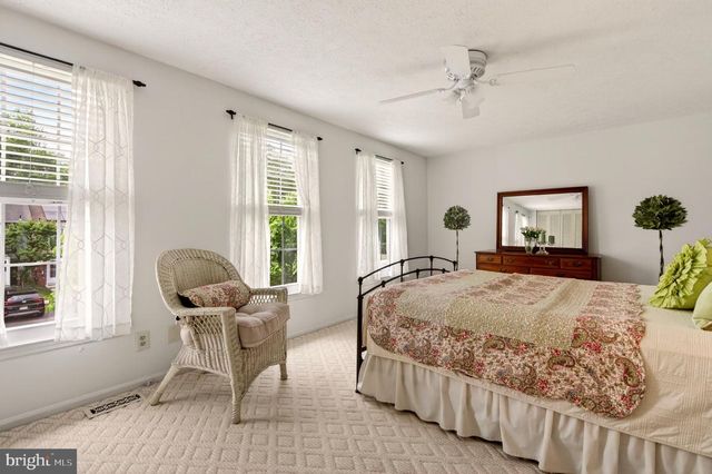 77 DORCHESTER CIR, Marlton, NJ 08053
