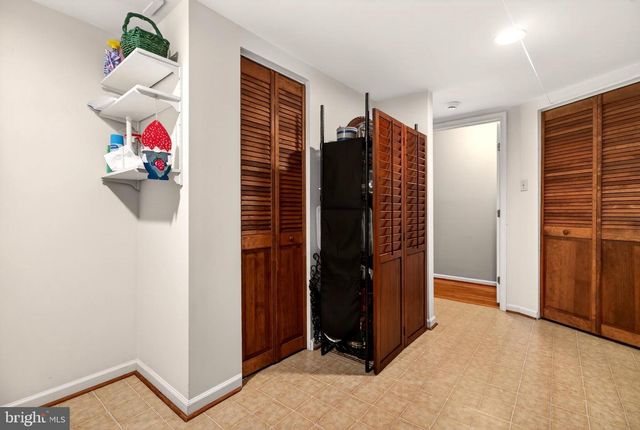77 DORCHESTER CIR, Marlton, NJ 08053