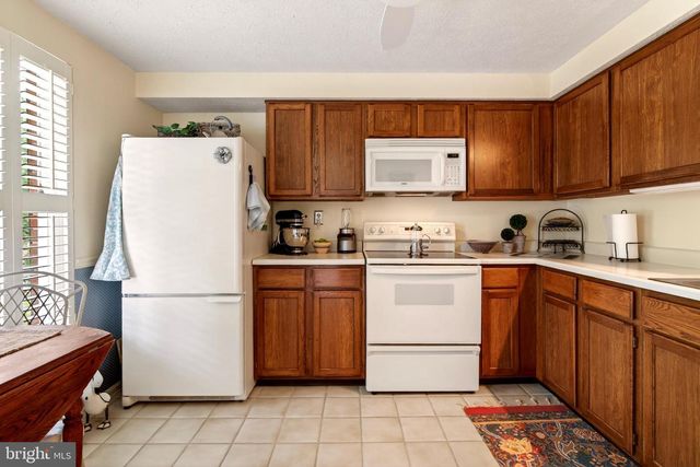 77 DORCHESTER CIR, Marlton, NJ 08053