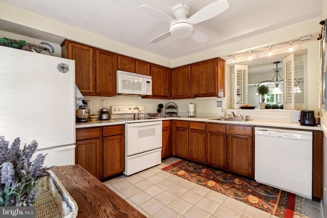 77 DORCHESTER CIR, Marlton, NJ 08053