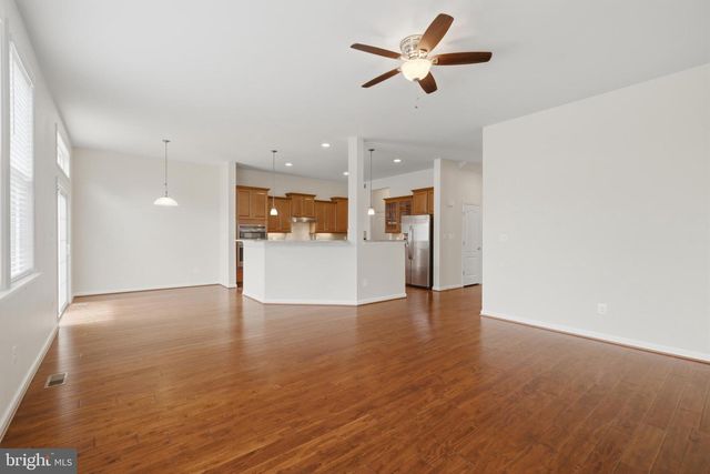 20920 ASHBURN HEIGHTS DR, Ashburn, VA 20148
