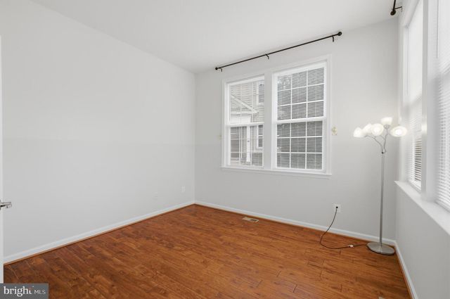 20920 ASHBURN HEIGHTS DR, Ashburn, VA 20148