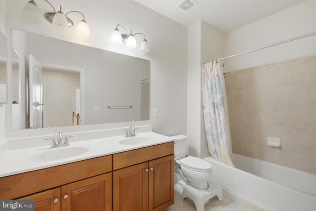 20920 ASHBURN HEIGHTS DR, Ashburn, VA 20148