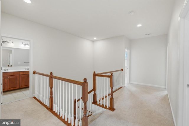 20920 ASHBURN HEIGHTS DR, Ashburn, VA 20148