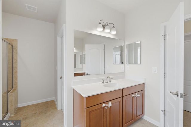 20920 ASHBURN HEIGHTS DR, Ashburn, VA 20148