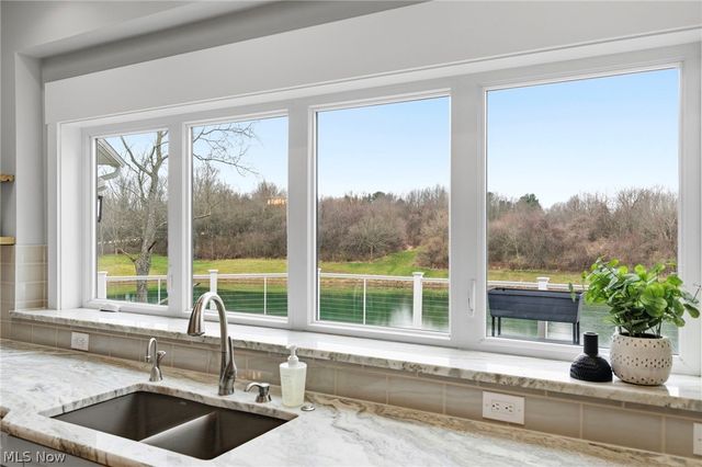 2197 S Medina Line Road, Wadsworth, OH 44281