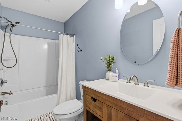 2197 S Medina Line Road, Wadsworth, OH 44281