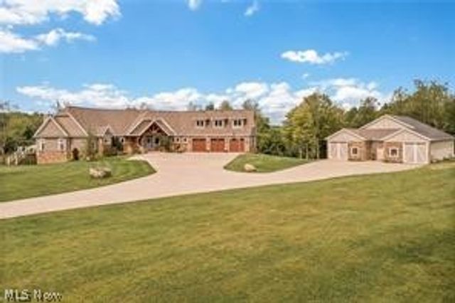 2197 S Medina Line Road, Wadsworth, OH 44281
