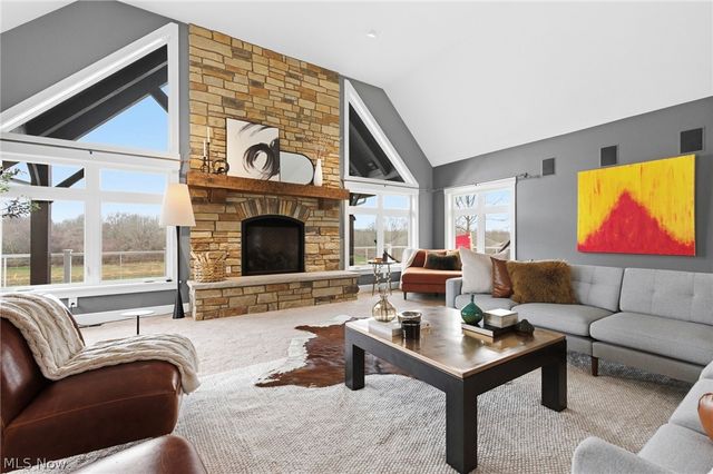 2197 S Medina Line Road, Wadsworth, OH 44281