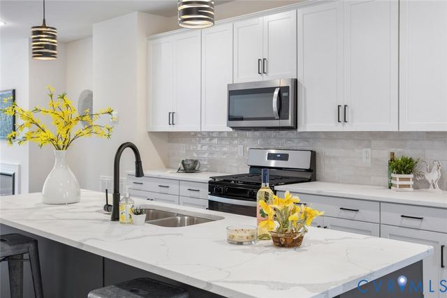 6408 Sanford Springs Cv, Midlothian, VA 23112