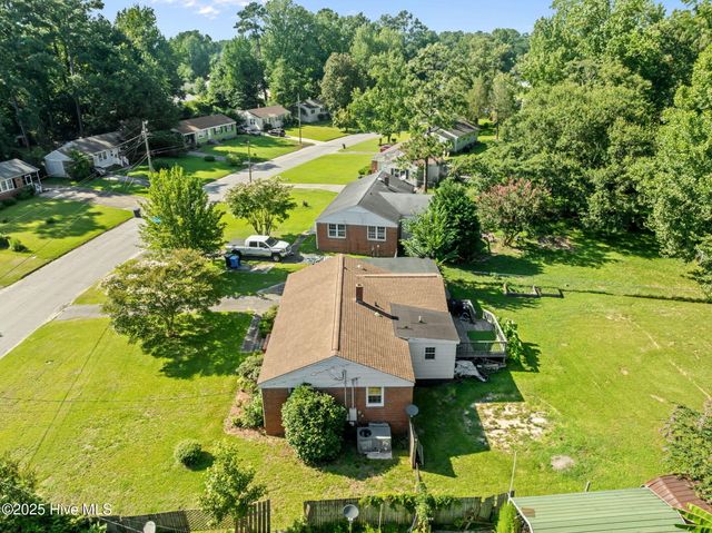 708 Barn Street, Jacksonville, NC 28540