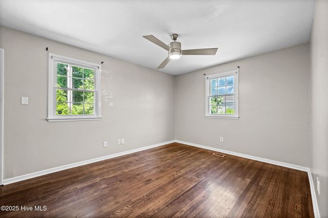 708 Barn Street, Jacksonville, NC 28540