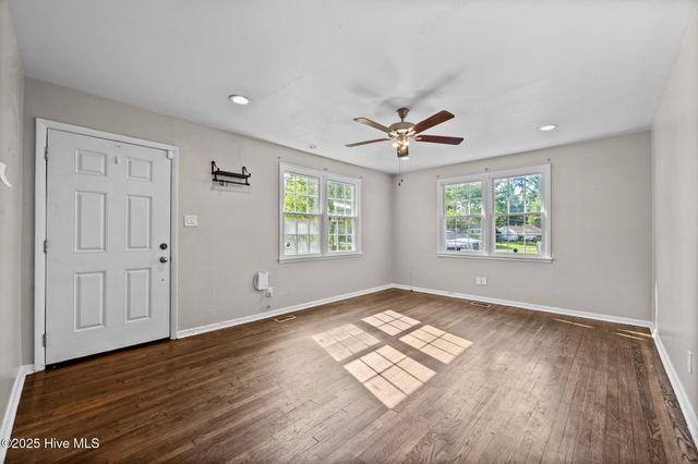 708 Barn Street, Jacksonville, NC 28540