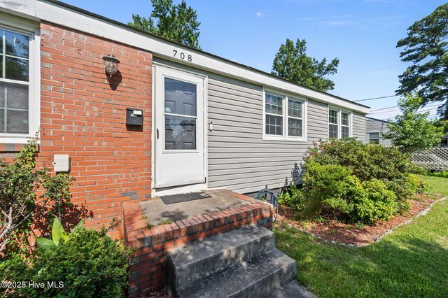 708 Barn Street, Jacksonville, NC 28540