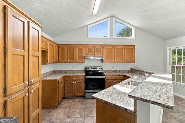 4215 Fox Chase Drive, Loganville, GA 30052