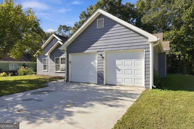 4215 Fox Chase Drive, Loganville, GA 30052