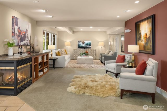 25137 SE Mirrormont Place, Issaquah, WA 98027