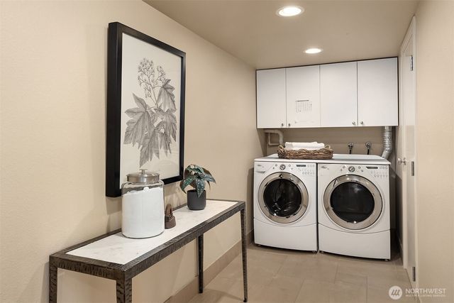 25137 SE Mirrormont Place, Issaquah, WA 98027