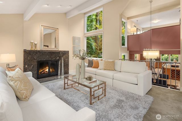 25137 SE Mirrormont Place, Issaquah, WA 98027