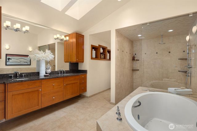 25137 SE Mirrormont Place, Issaquah, WA 98027