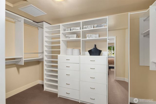 25137 SE Mirrormont Place, Issaquah, WA 98027