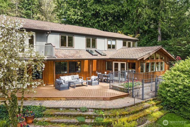 25137 SE Mirrormont Place, Issaquah, WA 98027