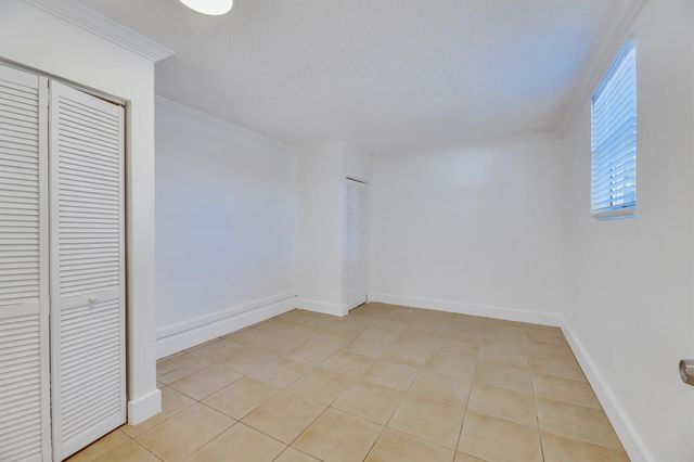 180 SW 78th Ave, Margate, FL 33068