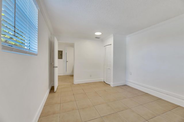 180 SW 78th Ave, Margate, FL 33068