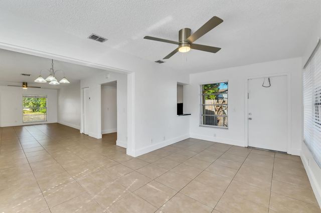 180 SW 78th Ave, Margate, FL 33068