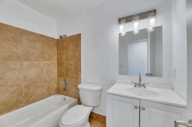 180 SW 78th Ave, Margate, FL 33068