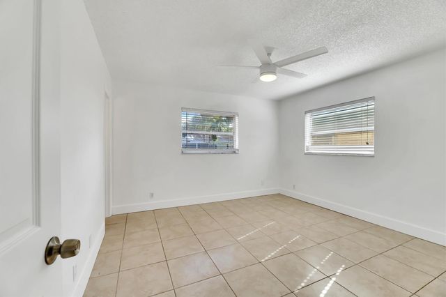 180 SW 78th Ave, Margate, FL 33068