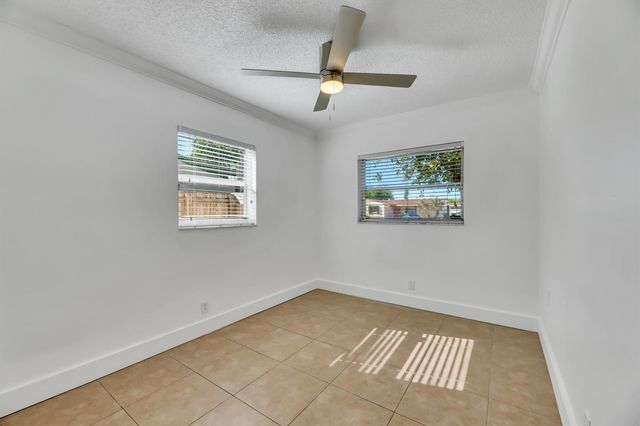 180 SW 78th Ave, Margate, FL 33068