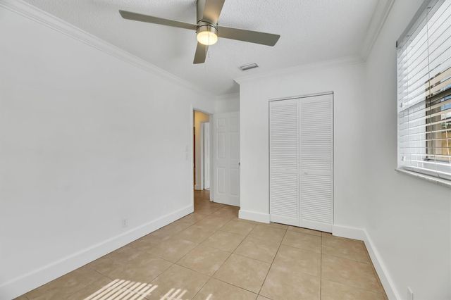 180 SW 78th Ave, Margate, FL 33068