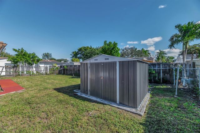 180 SW 78th Ave, Margate, FL 33068