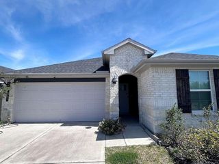 4983 Edgewood Drive, Arcola, TX 77545