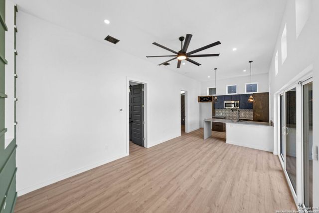 108 Vine # 102, San Antonio, TX 78210