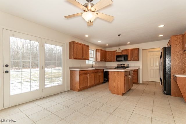 1964 Beringer Place, Geneva, OH 44041