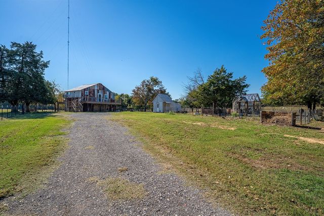 1696 County Road 222, Gainesville, TX 76240