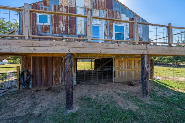 1696 County Road 222, Gainesville, TX 76240