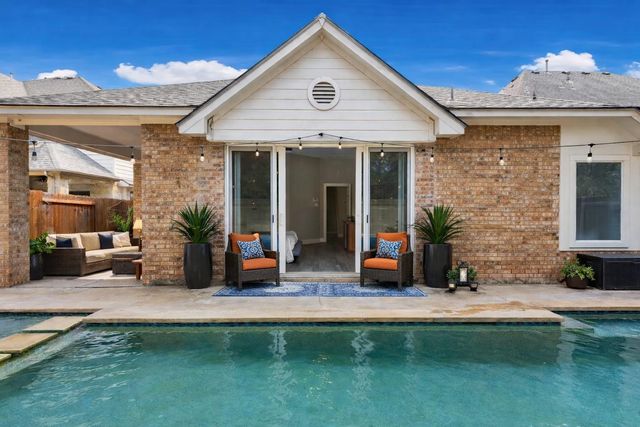 320 El Socorro, Austin, TX 78732