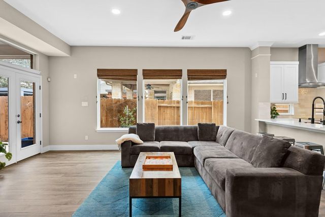 320 El Socorro, Austin, TX 78732