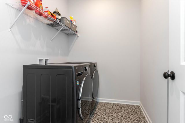 862 Stone Trace Court, Avon, IN 46123