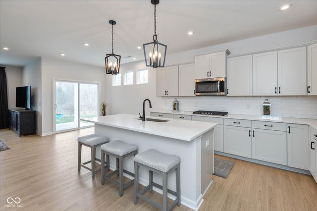 862 Stone Trace Court, Avon, IN 46123