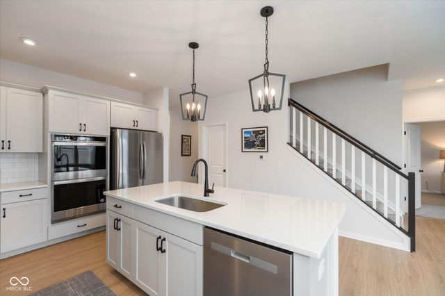 862 Stone Trace Court, Avon, IN 46123