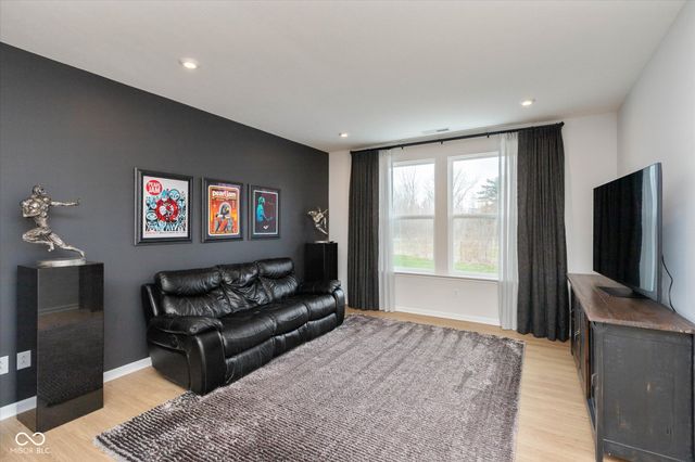 862 Stone Trace Court, Avon, IN 46123