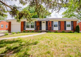 7000 Green Manor Dr, Louisville, KY 40228