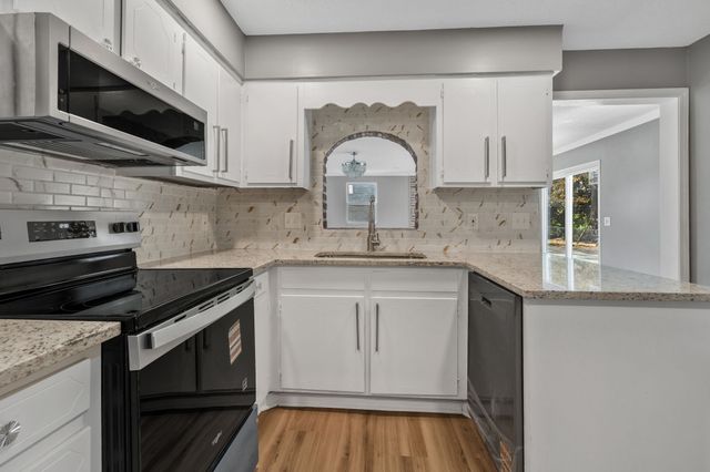 5144 Roxborough Dr, Hermitage, TN 37076