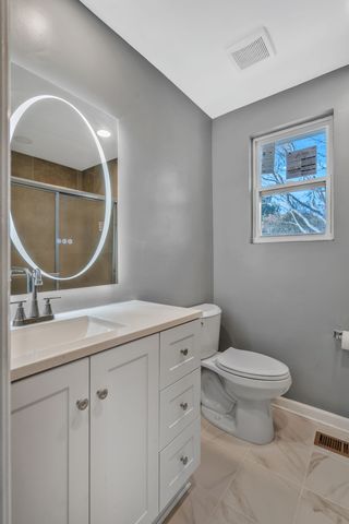 5144 Roxborough Dr, Hermitage, TN 37076